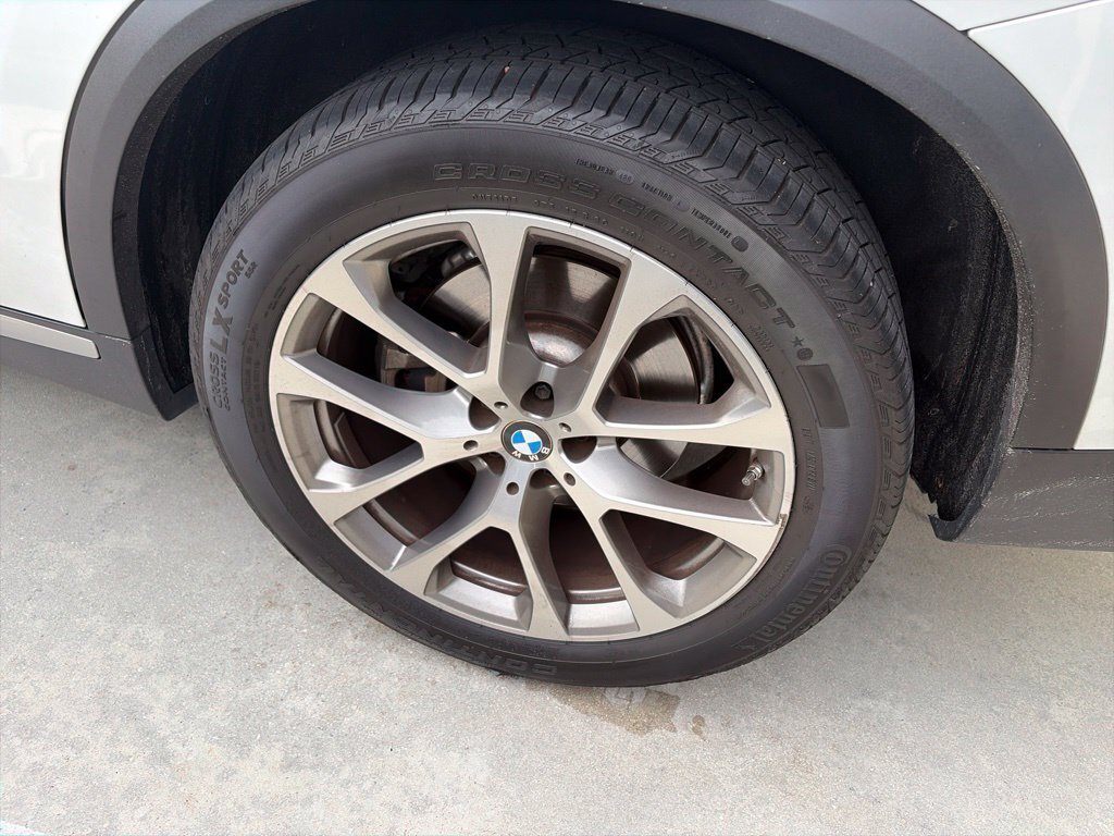 Used 2021 BMW X5 xDrive40i w/ Premium Package 3 AWD/4WD image 6