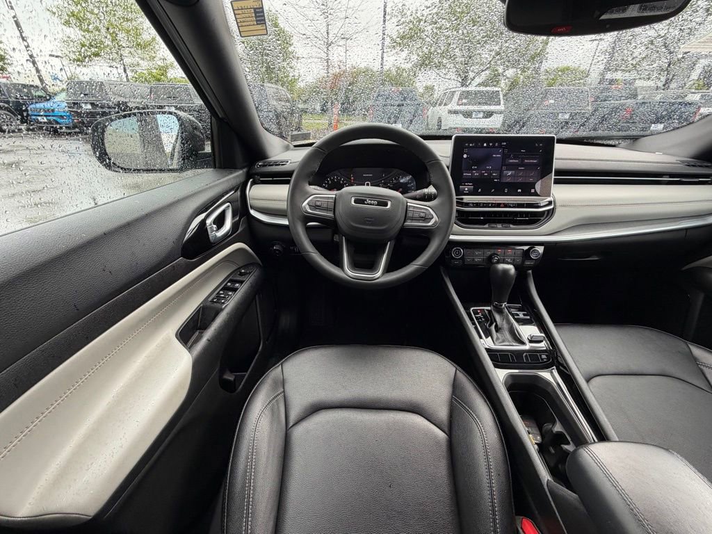 Certified 2025 Jeep Compass Limited AWD/4WD image 19