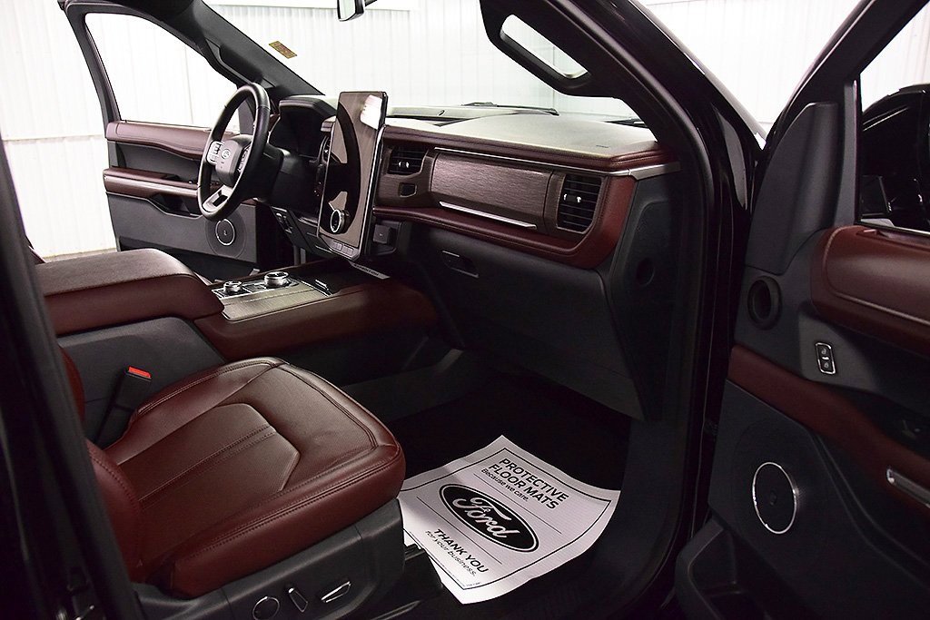 Used 2024 Ford Expedition Max Limited image 30