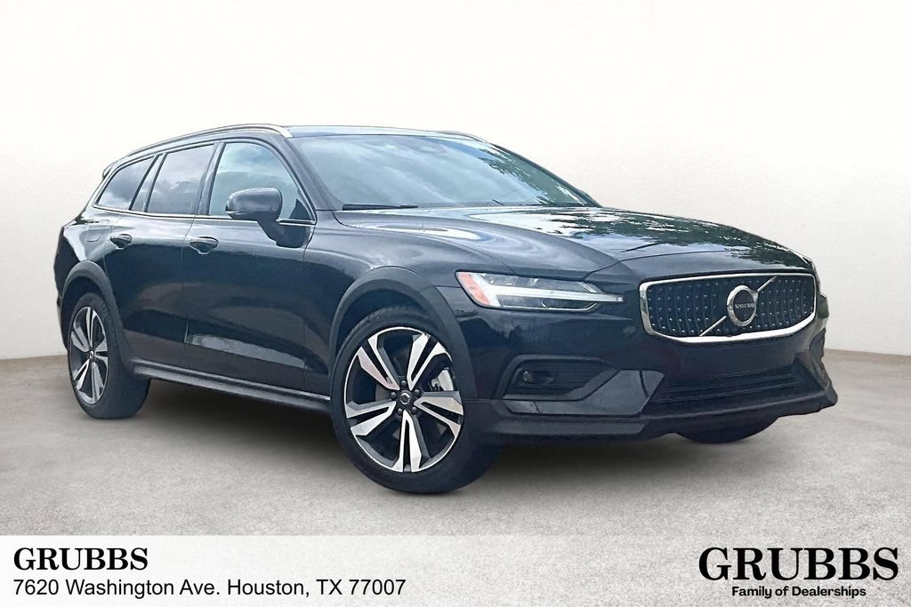 Certified 2025 Volvo V60 B5 Cross Country Plus AWD/4WD image 1