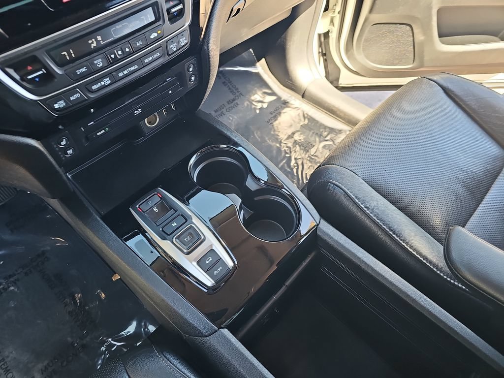 Used 2017 Honda Pilot Elite image 26