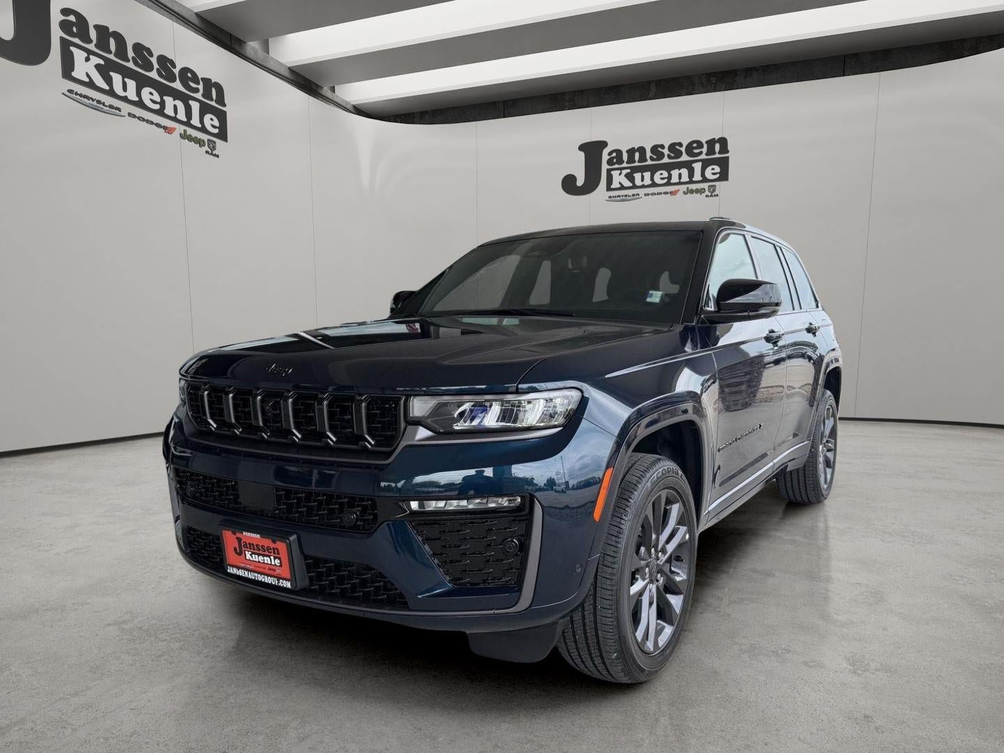 New 2026 Jeep Grand Cherokee Limited AWD/4WD image 1