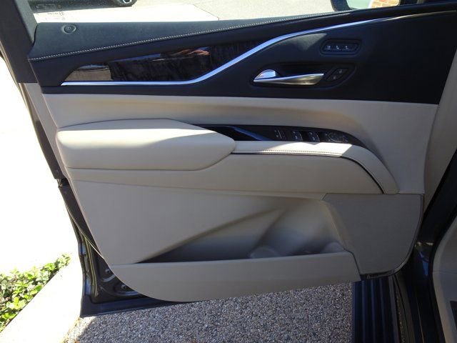Used 2021 Cadillac Escalade Premium Luxury w/ Driver Assist Tech Package AWD/4WD image 8