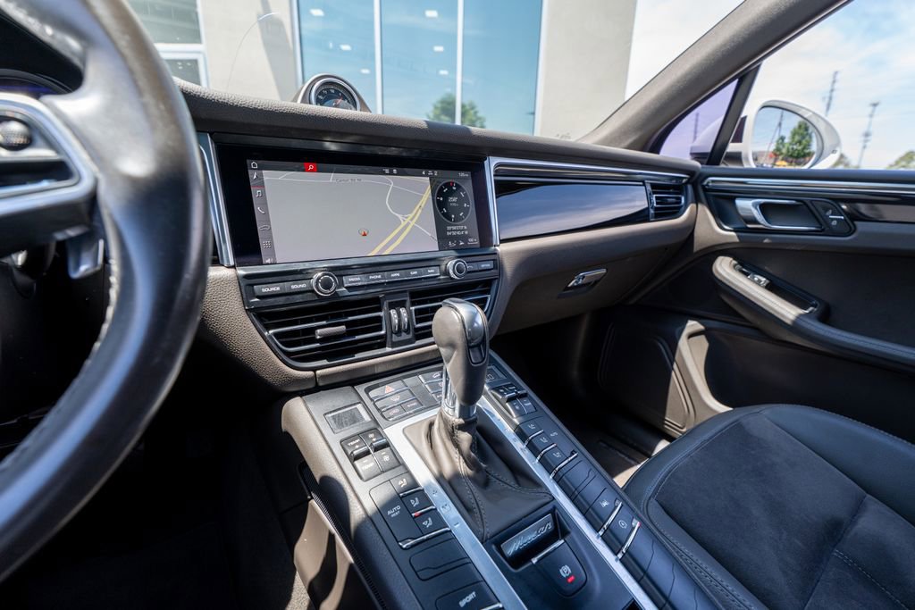 Used 2019 Porsche Macan AWD/4WD image 36
