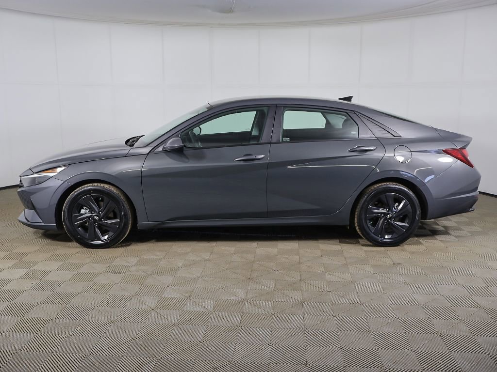 Used 2023 Hyundai Elantra SEL w/ Cargo Package image 12