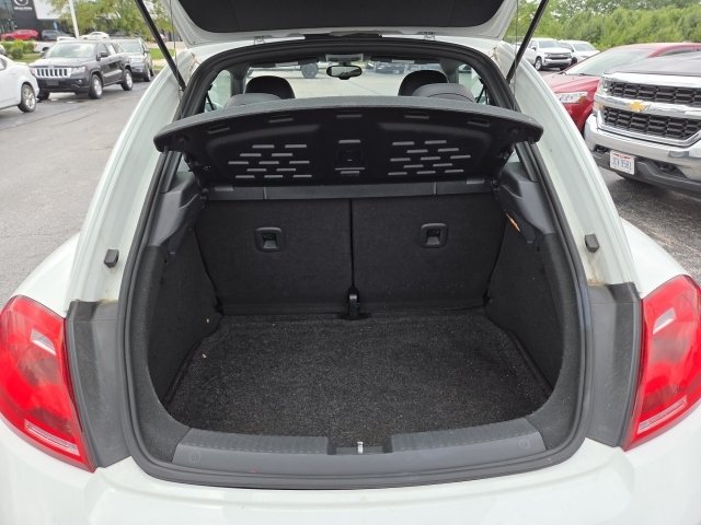 Used 2016 Volkswagen Beetle 1.8T SE FWD image 11