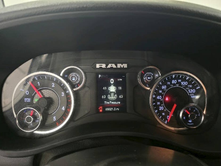 Used 2024 RAM 2500 Tradesman w/ Chrome Appearance Group AWD/4WD image 12