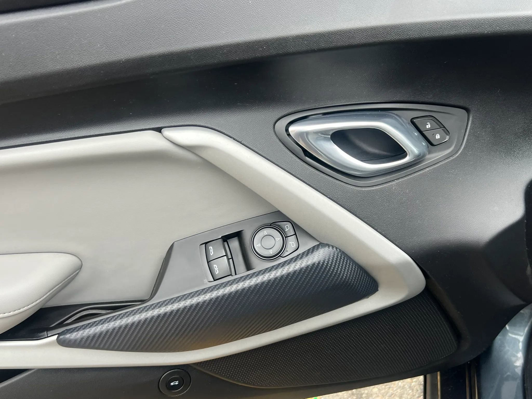 Used 2020 Chevrolet Camaro LT RWD image 12