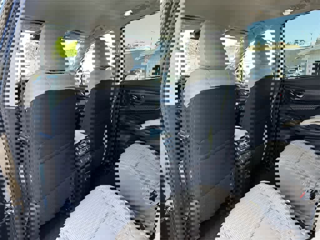 Used 2025 Subaru Ascent Premium image 12