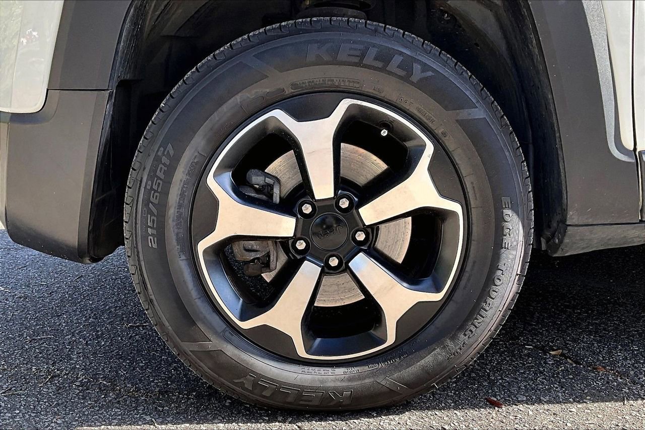 Used 2020 Jeep Renegade Trailhawk w/ Premium Leather Group image 31