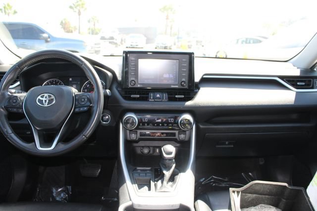 Used 2022 Toyota RAV4 XLE Premium FWD image 10