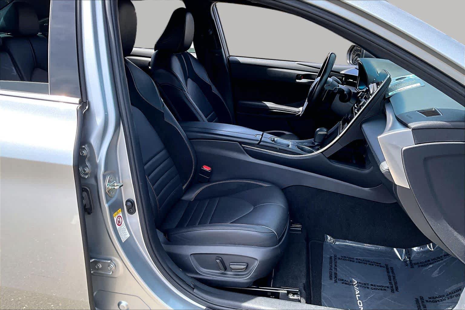 Used 2019 Toyota Avalon XSE FWD image 8