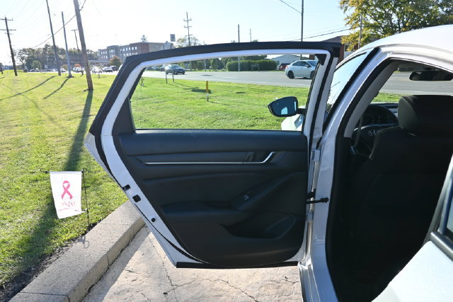 Used 2018 Honda Accord EX image 23