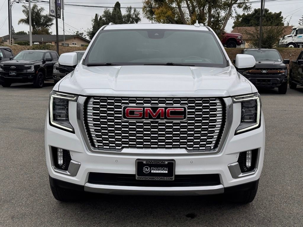 Used 2023 GMC Yukon XL Denali w/ Advanced Technology Package AWD/4WD image 6