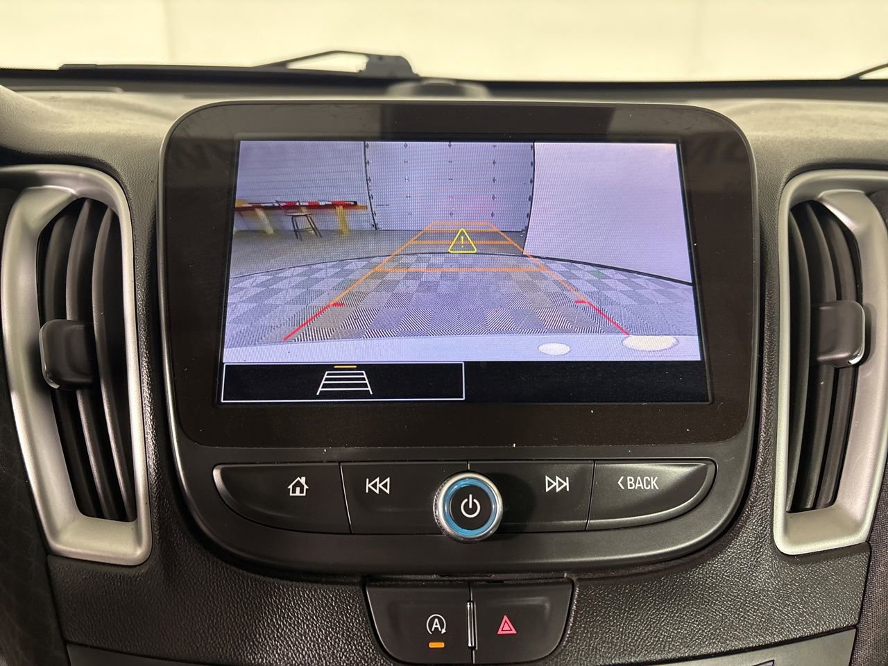 Used 2024 Chevrolet Malibu LT image 16