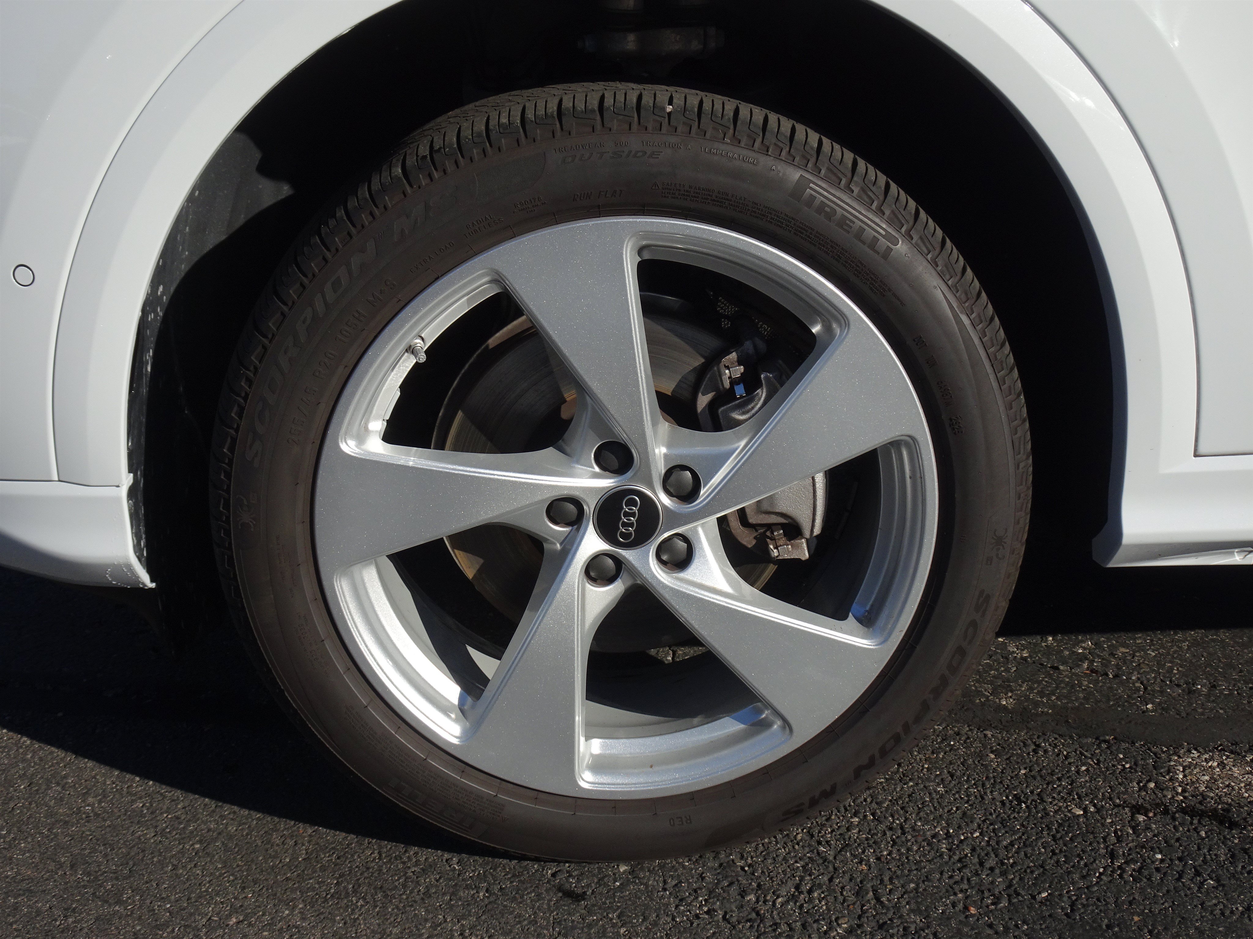 Certified 2025 Audi Q5 Premium Plus w/ Premium Plus AWD/4WD image 8