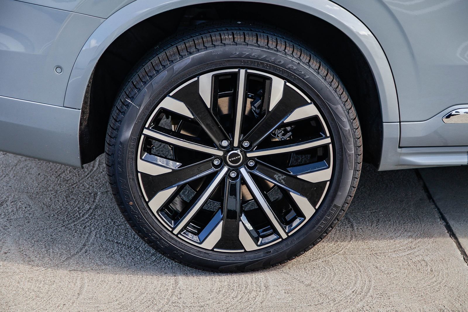 New 2026 Volvo XC90 T8 Ultra w/ Protection Package Premier image 8