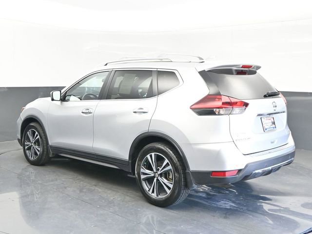 Used 2019 Nissan Rogue SV w/ Premium Package image 3