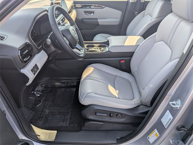 New 2025 Honda Pilot Touring image 10