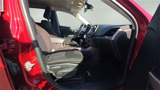 Used 2017 Jeep Cherokee Latitude image 13