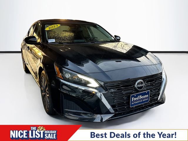 Used 2023 Nissan Altima 2.5 SV image 1