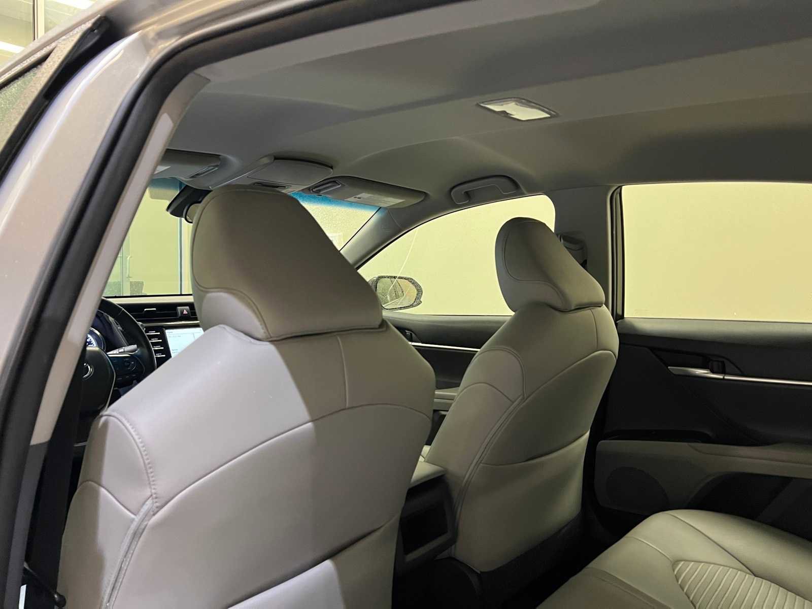 Used 2018 Toyota Camry SE image 12