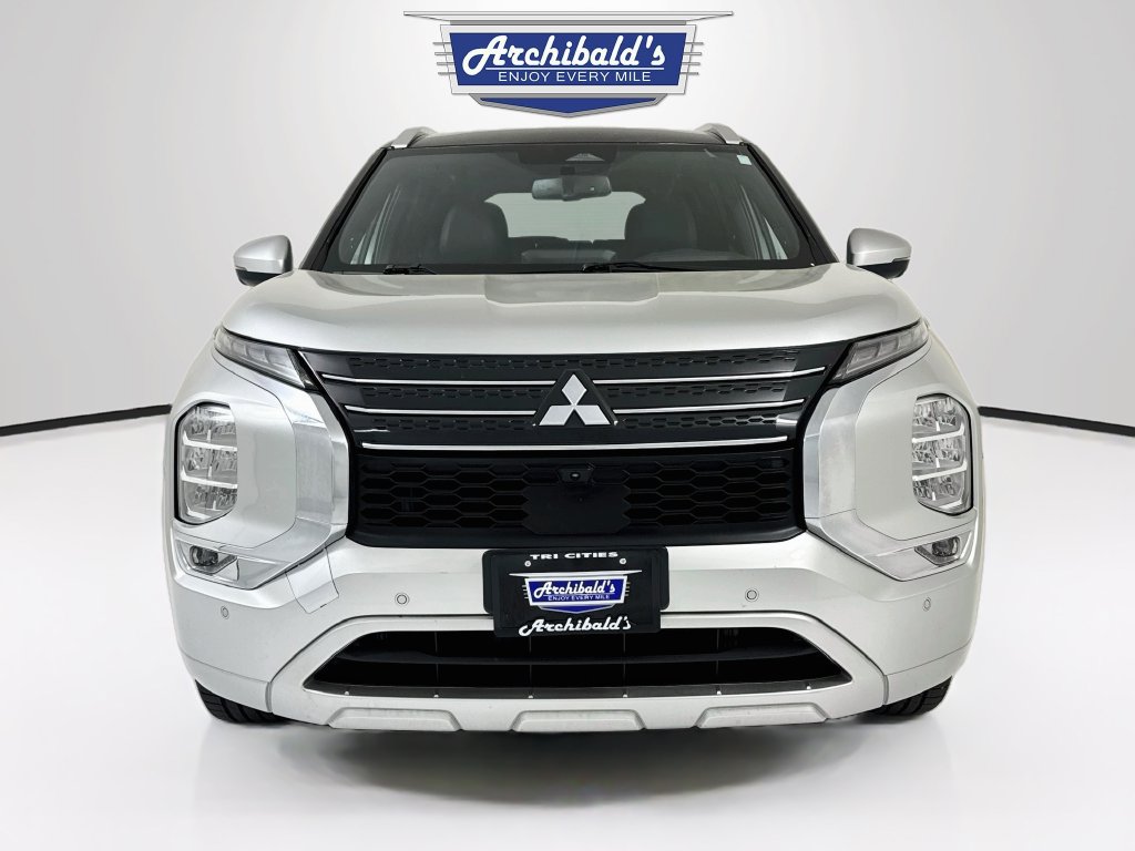 Used 2023 Mitsubishi Outlander SEL FWD image 2