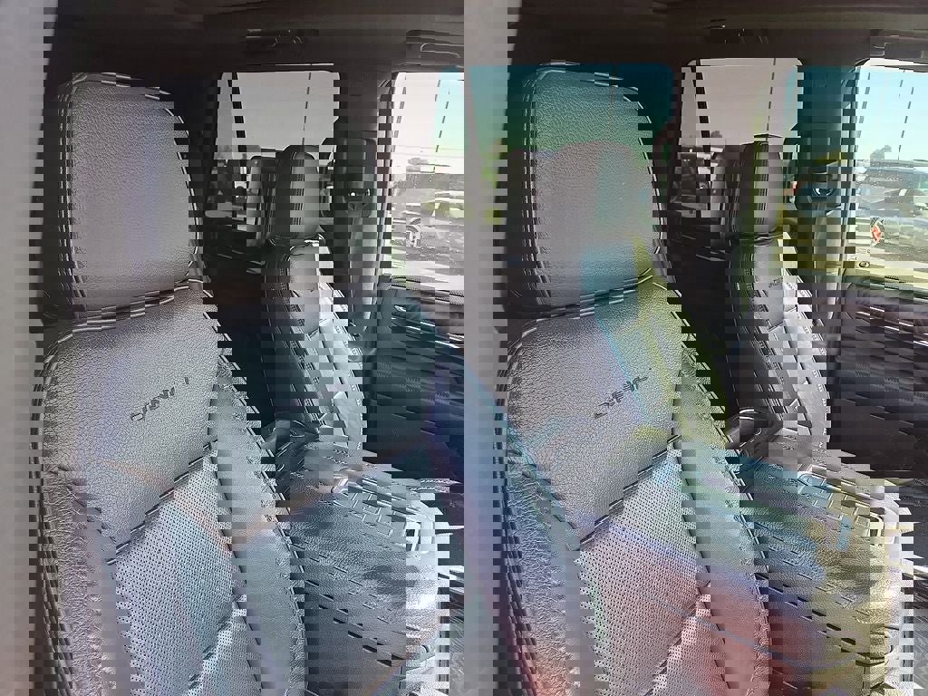 Used 2022 GMC Yukon Denali w/ Denali Ultimate Package image 14