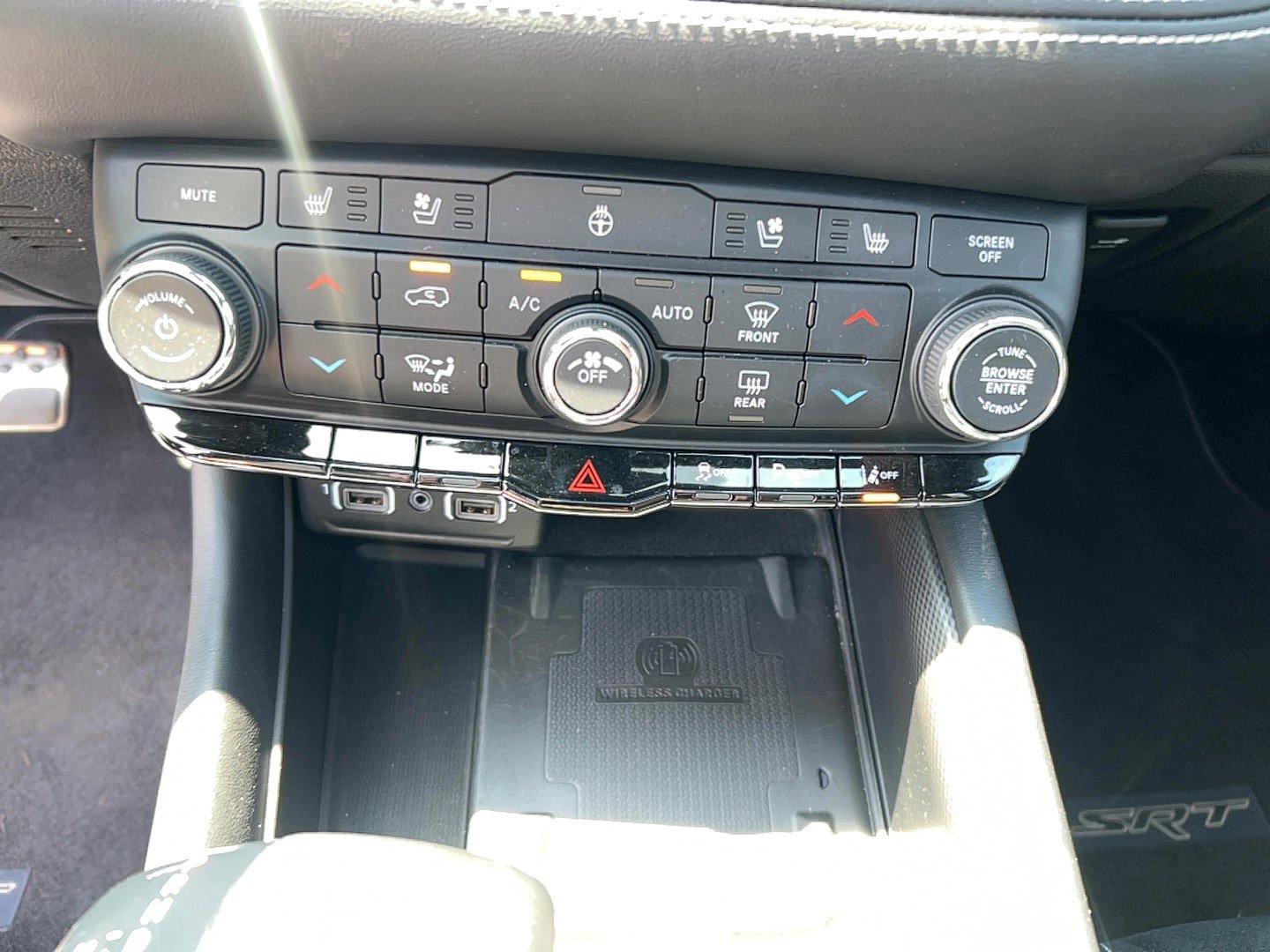 Used 2022 Dodge Durango SRT w/ Technology Group AWD/4WD image 20
