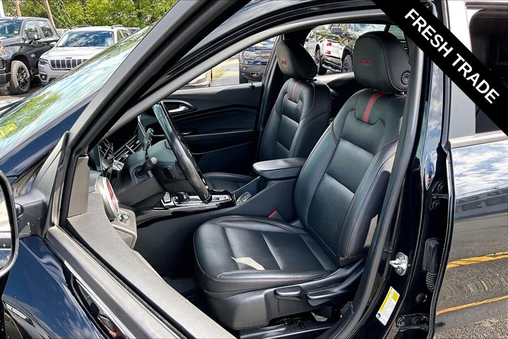 Used 2024 Chevrolet Trax RS w/ Sunroof Package FWD image 6