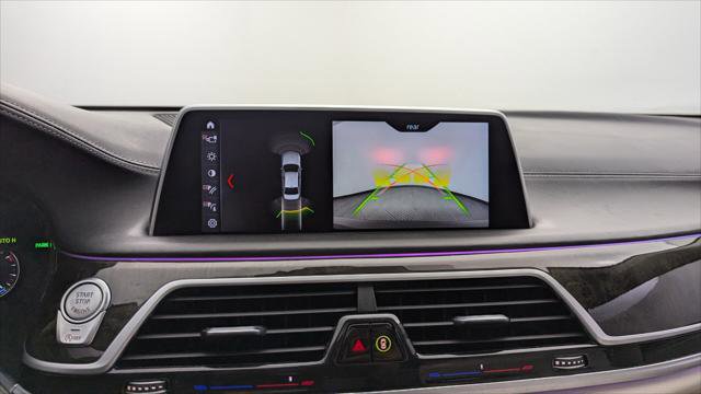 Used 2018 BMW 740i xDrive image 29