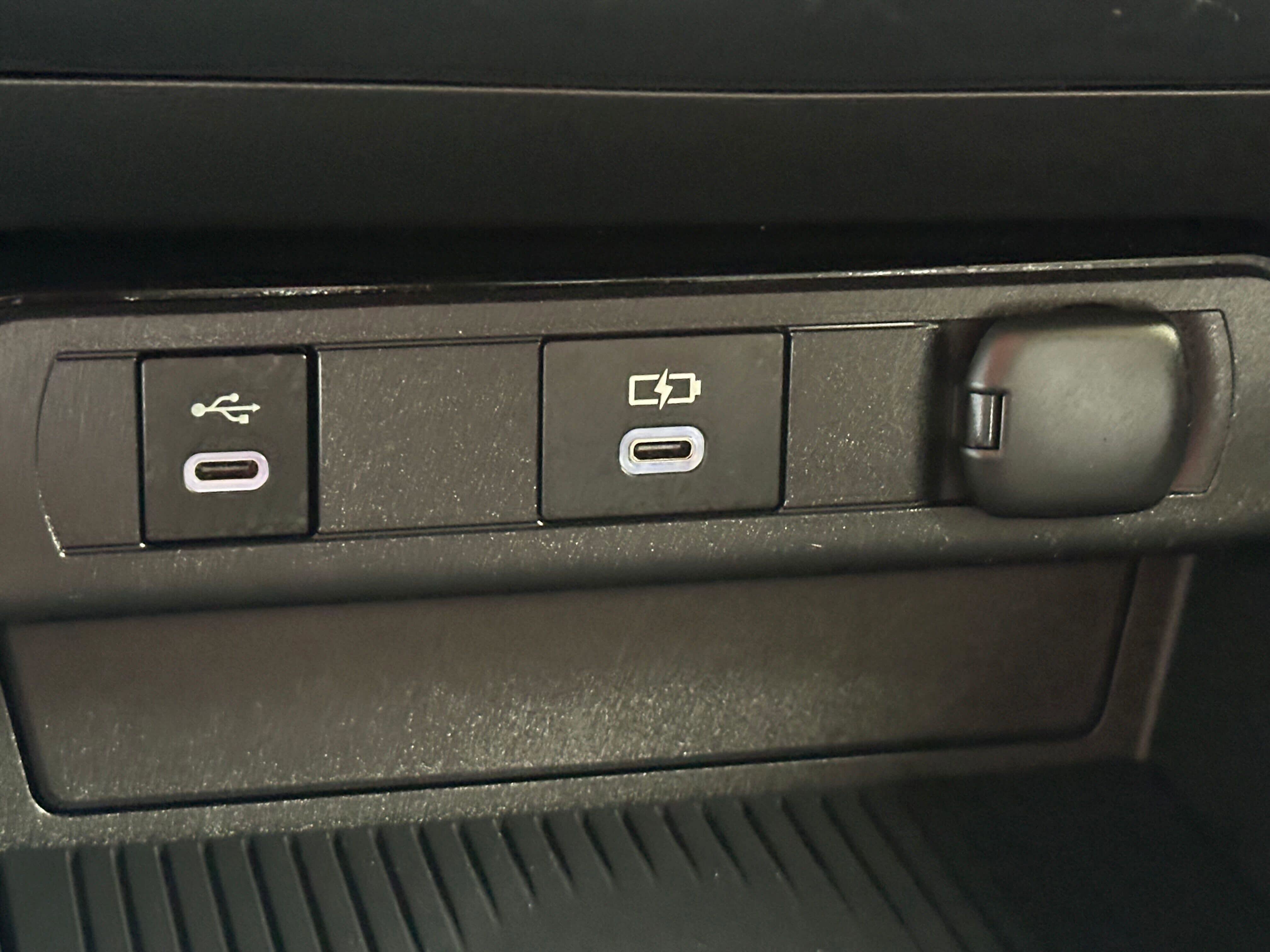 Used 2023 Toyota Prius LE image 29