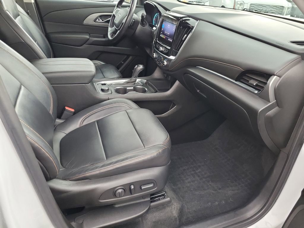 Used 2020 Chevrolet Traverse RS w/ LPO, Floor Liner Package AWD/4WD image 14
