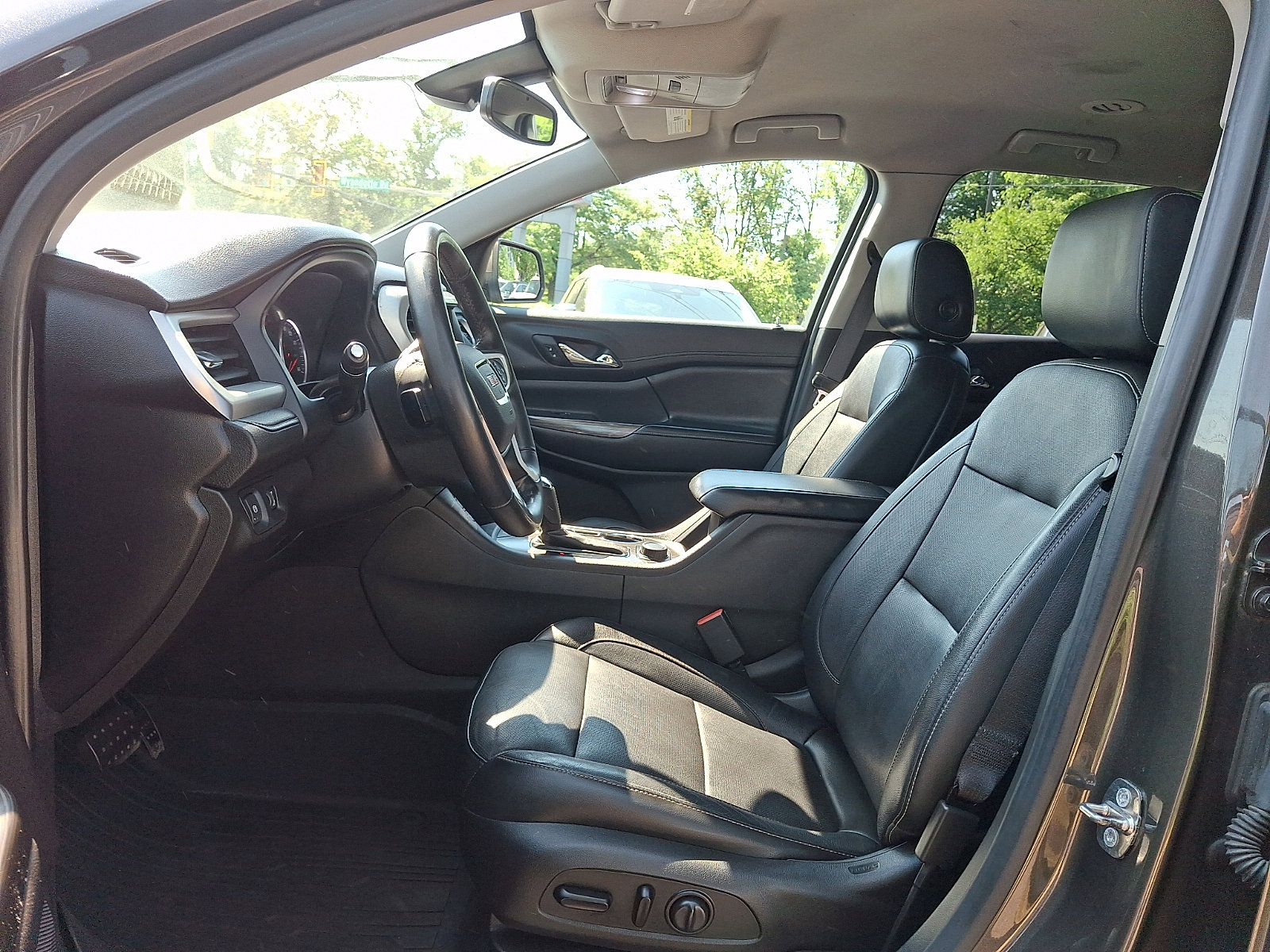 Used 2019 GMC Acadia SLT FWD image 14