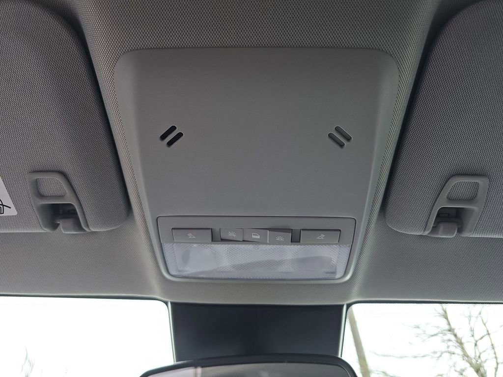 Certified 2022 Chevrolet Trax LT w/ LT Convenience Package image 20