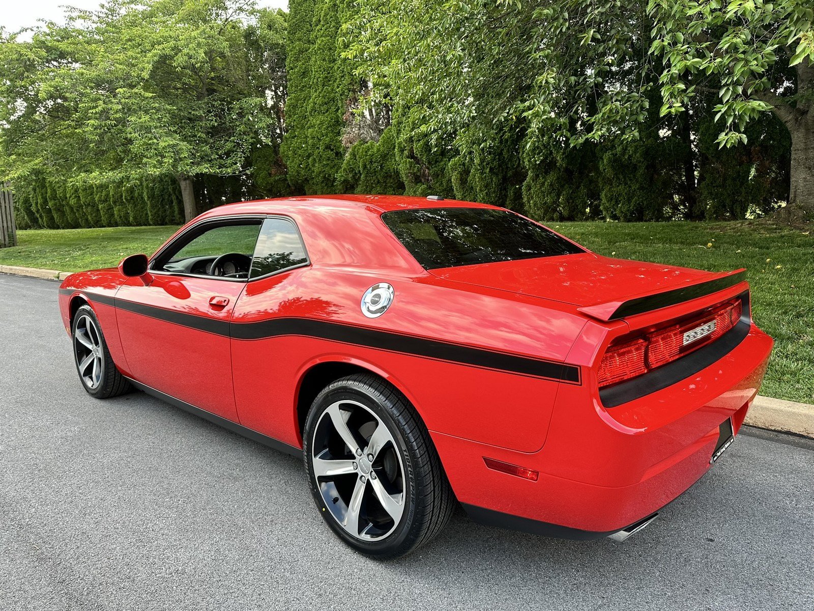 Used 2014 Dodge Challenger R/T w/ Electronics Convenience Group RWD image 33