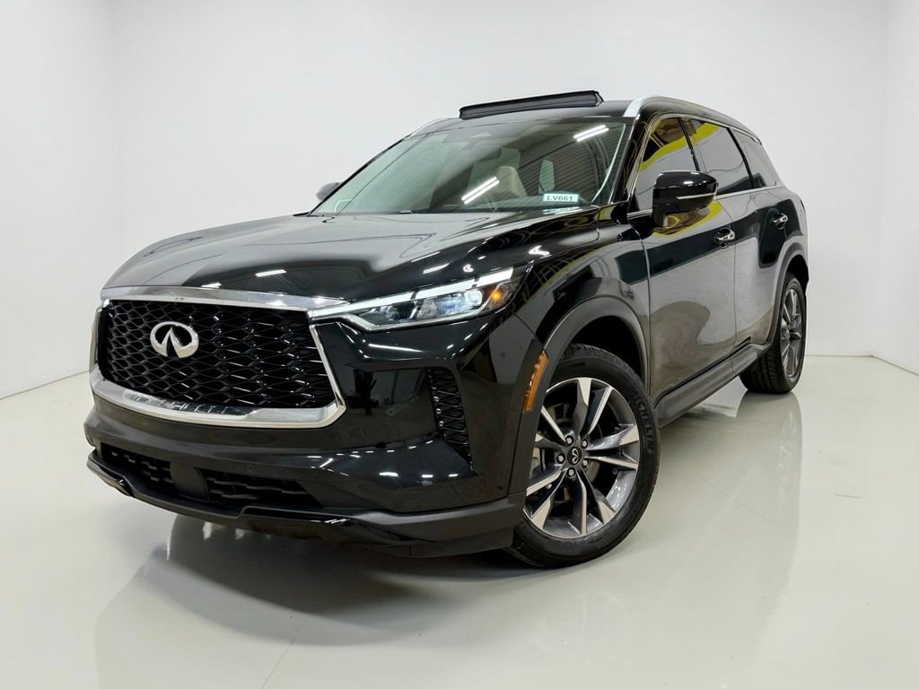 Used 2023 INFINITI QX60 Luxe w/ Performance Audio Package image 3