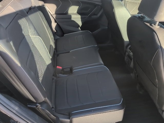 Used 2024 Volkswagen Tiguan SEL R-Line image 13