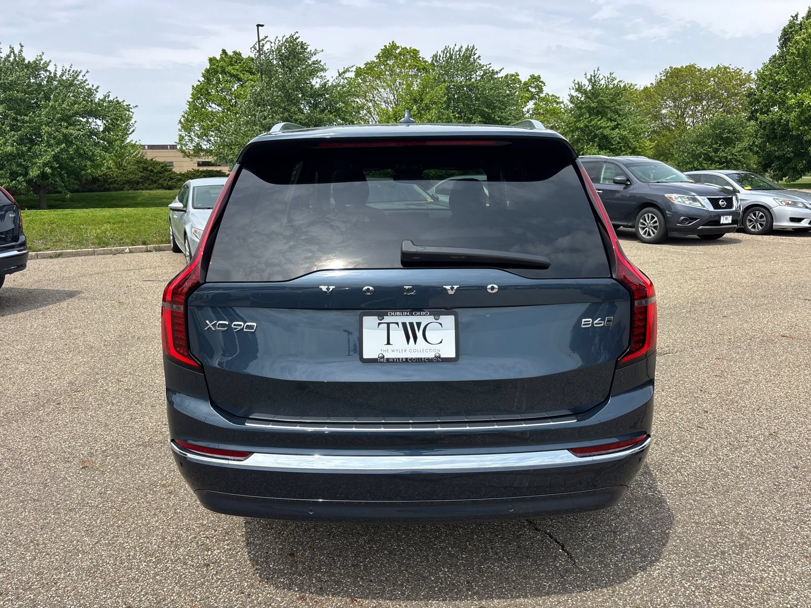 New 2026 Volvo XC90 B6 Plus w/ Protection Package Premier AWD/4WD image 6