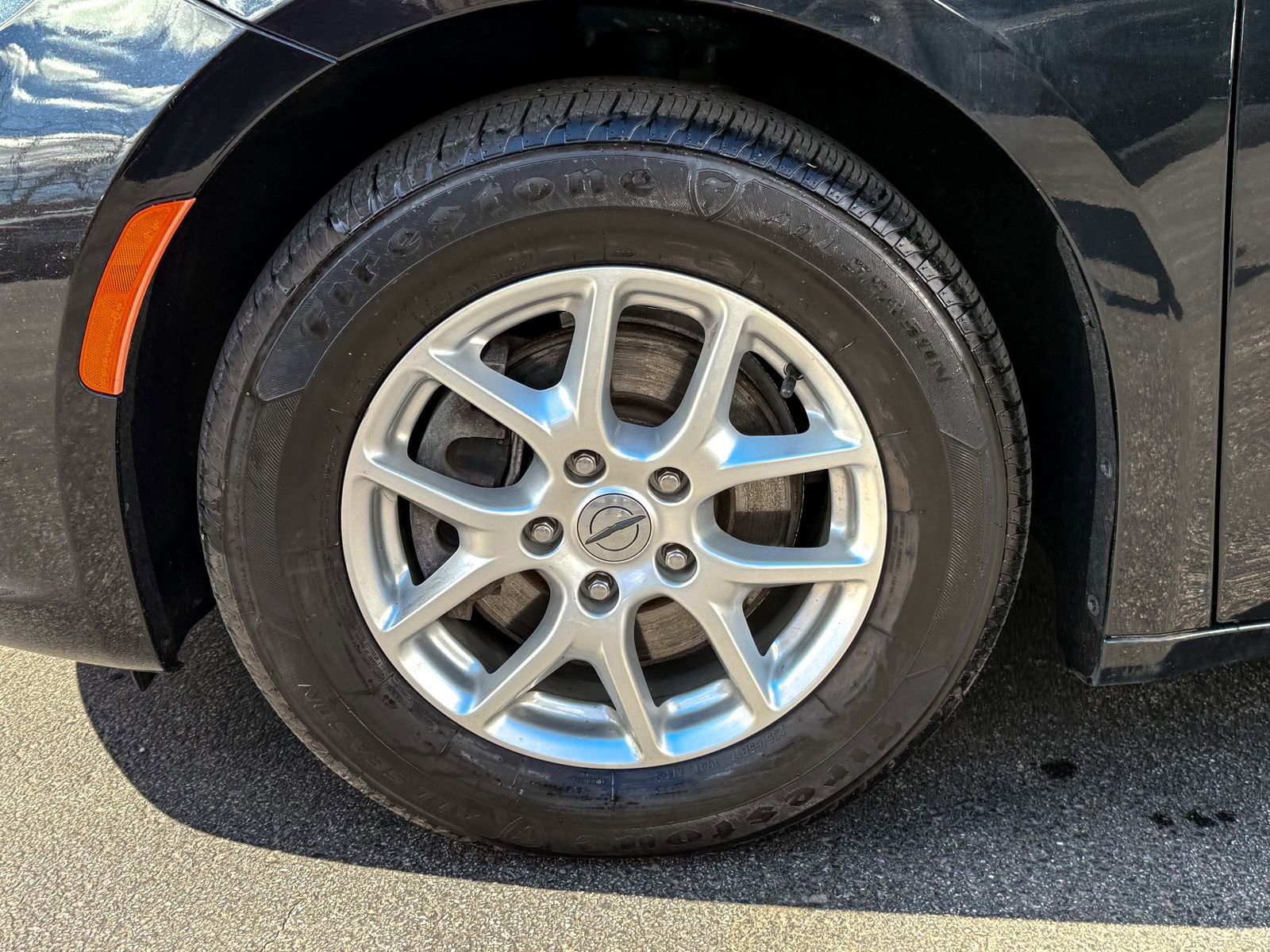 Used 2021 Chrysler Pacifica Touring-L image 6