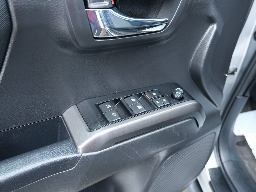 Used 2023 Toyota Tacoma TRD Sport w/ Advanced Technology Package image 27