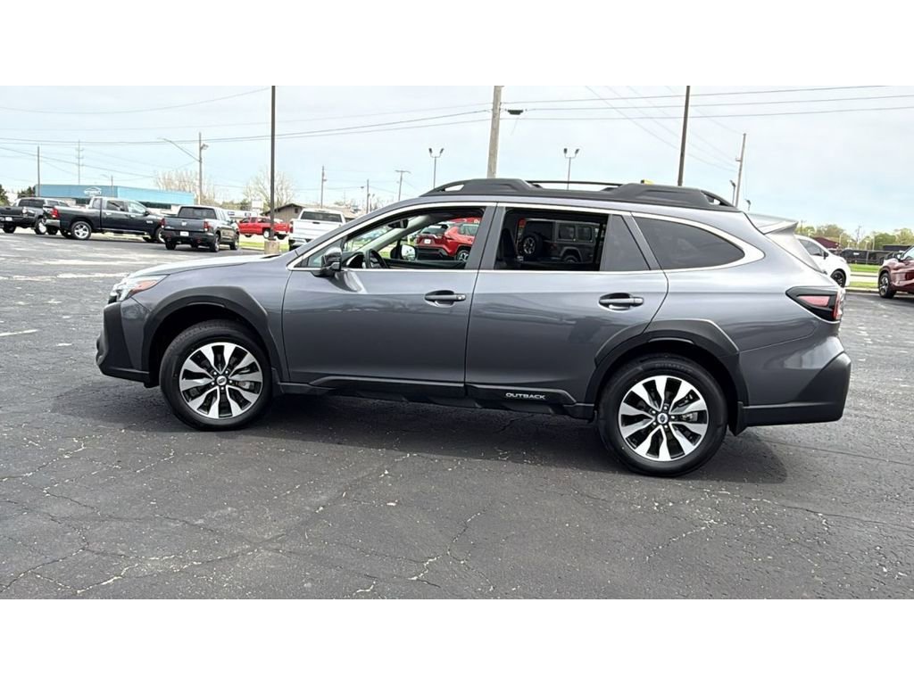 Used 2025 Subaru Outback Limited image 4