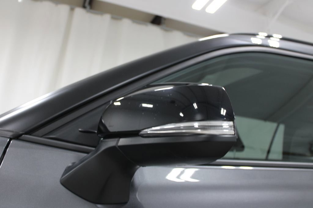 Used 2025 Toyota Highlander XSE image 14