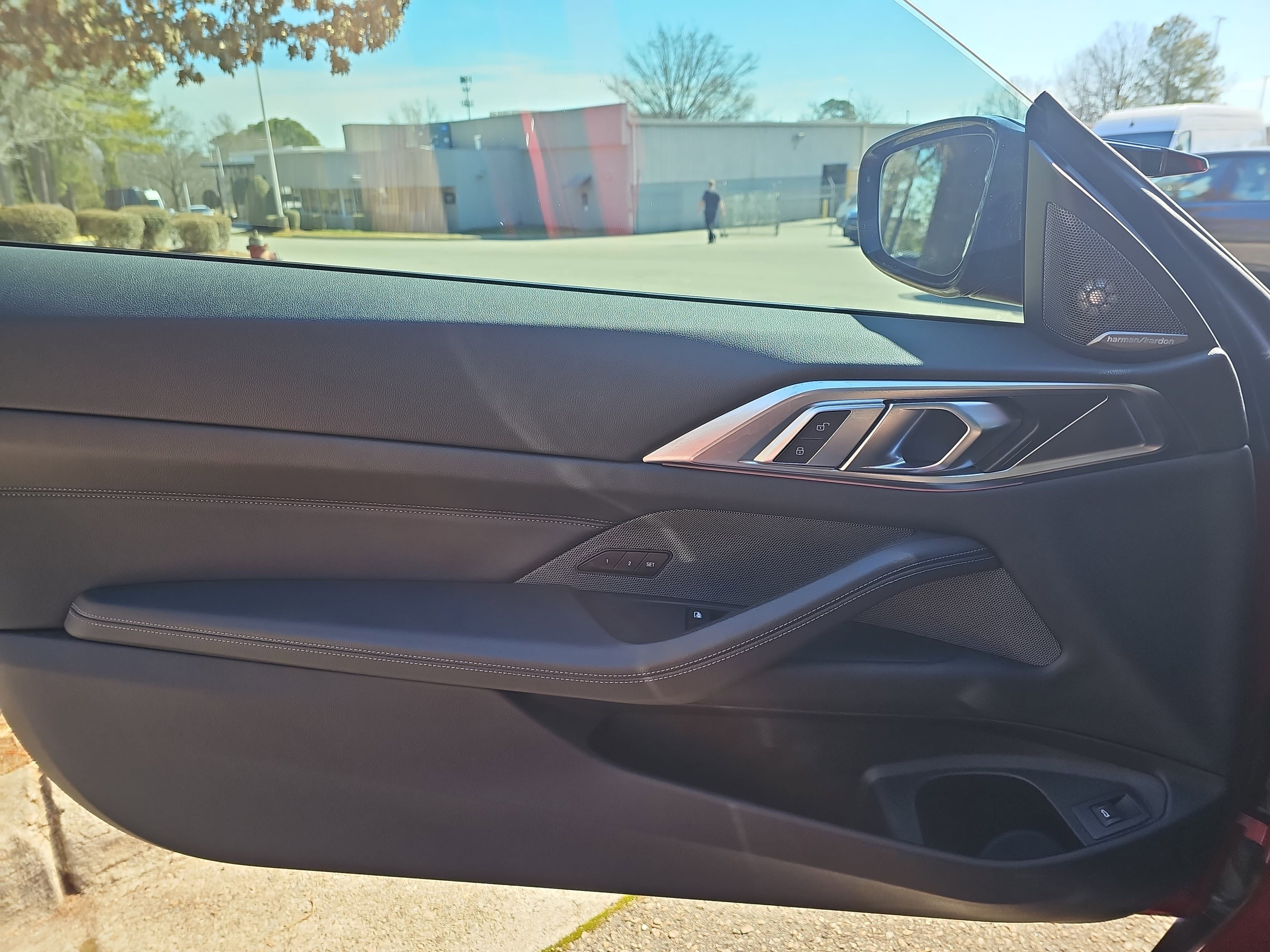 Used 2025 BMW M440i Coupe w/ Premium Package image 28