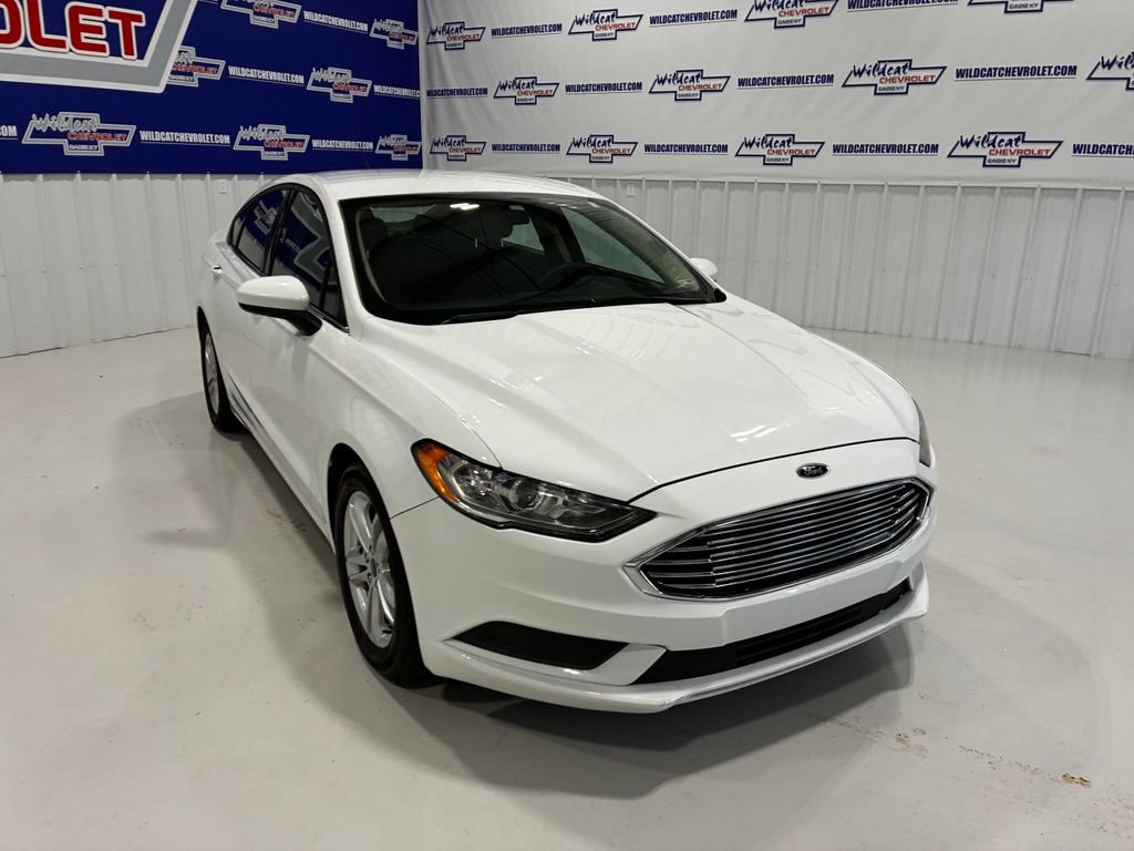 Used 2018 Ford Fusion SE w/ Fusion SE Technology Package FWD image 8