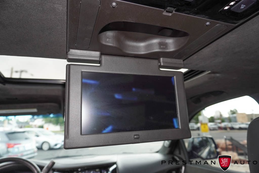 Used 2019 Cadillac Escalade Platinum AWD/4WD image 4