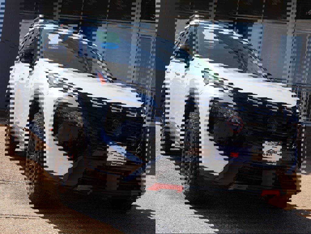 Used 2025 Nissan Rogue SV w/ Rock Creek Premium Package image 7