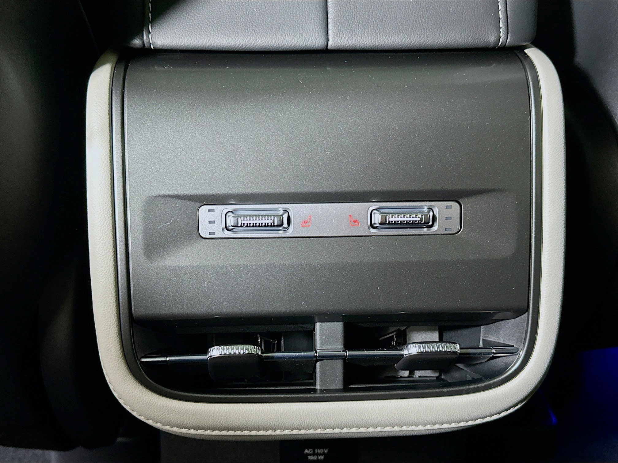 Used 2024 Lincoln Nautilus Reserve w/ Equipment Group 202A image 25