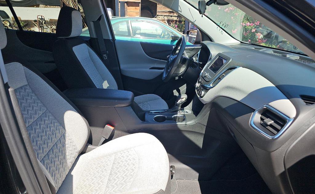 Used 2023 Chevrolet Equinox LS w/ LS Convenience Package image 8