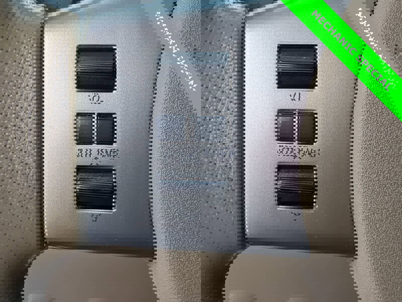 Used 2007 Nissan Pathfinder SE w/ SE Premium Pkg image 32